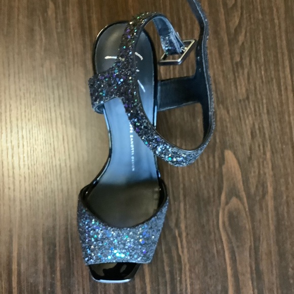 Giuseppe Zanotti
Emmanuelle 80mm leather sandals - Picture 3 of 9